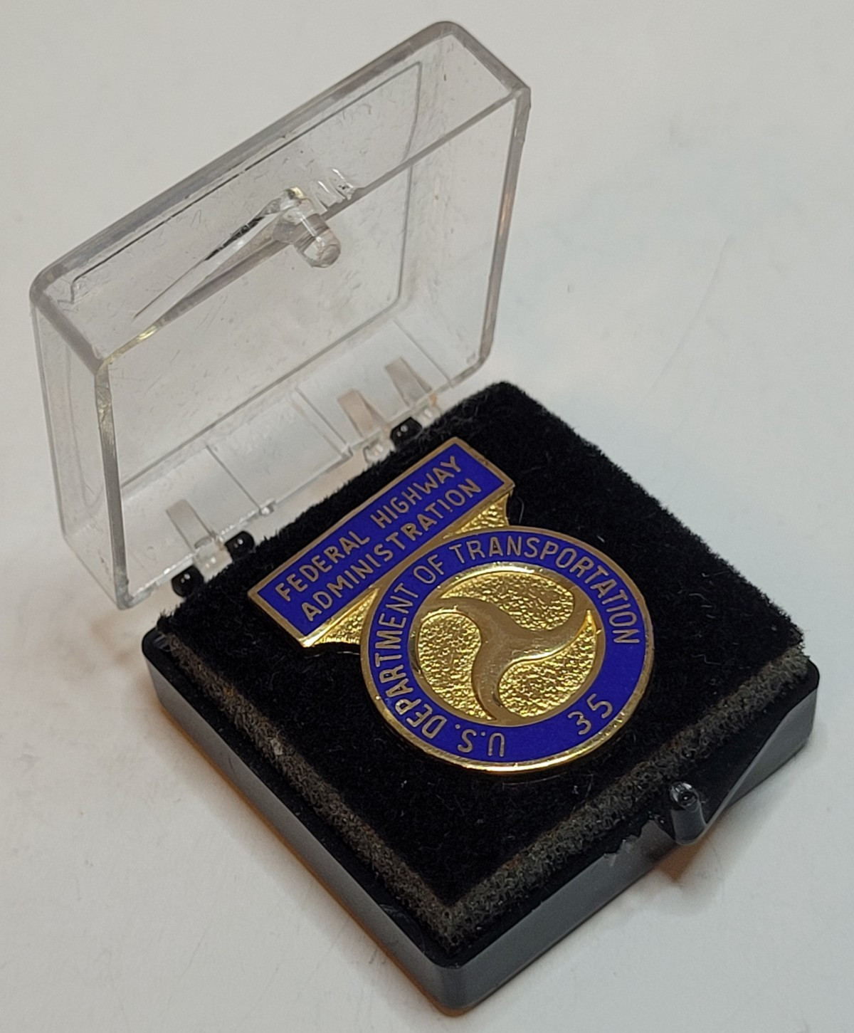 U.S. Federal Highway Administration 35 Year Career Service Milestone Lapel Pin