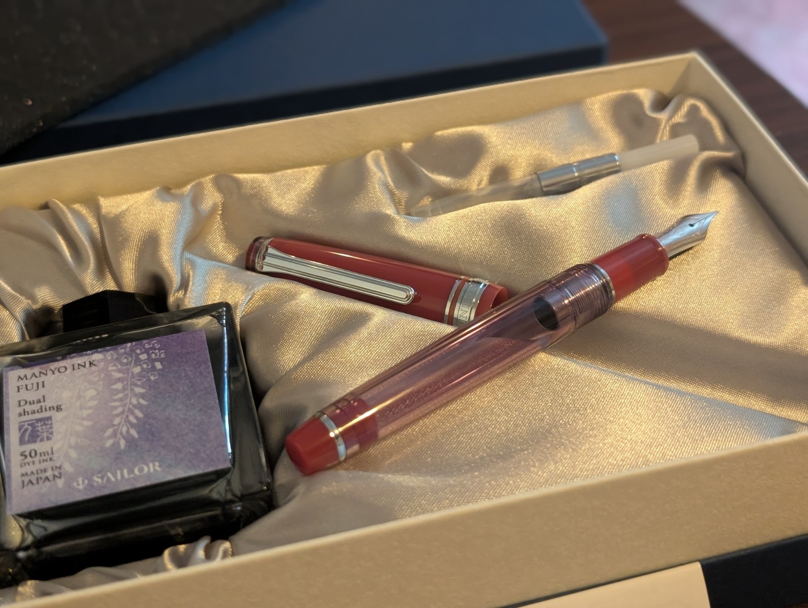 Sailor Pro Gear Slim Sailor Manyo Wisteria Special Edition MF 14k Nib with Ink