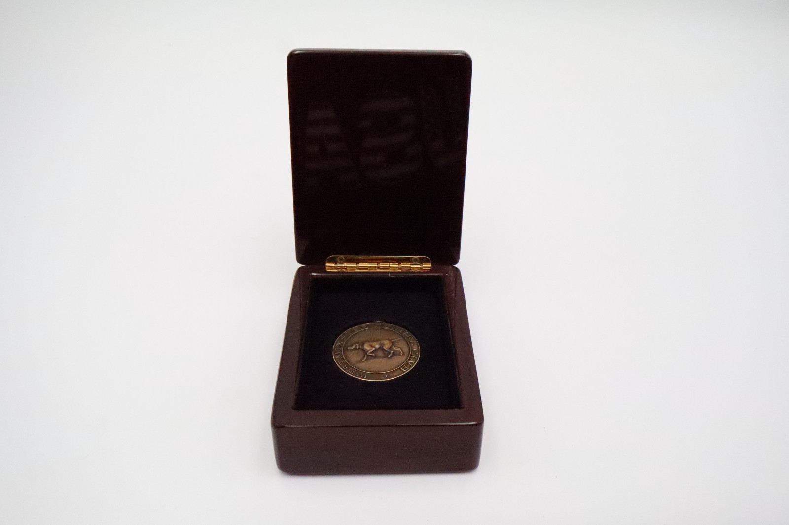 Vintage Westminster Kennel Club Award Medal Sensation Dog Wooden Case Bronze