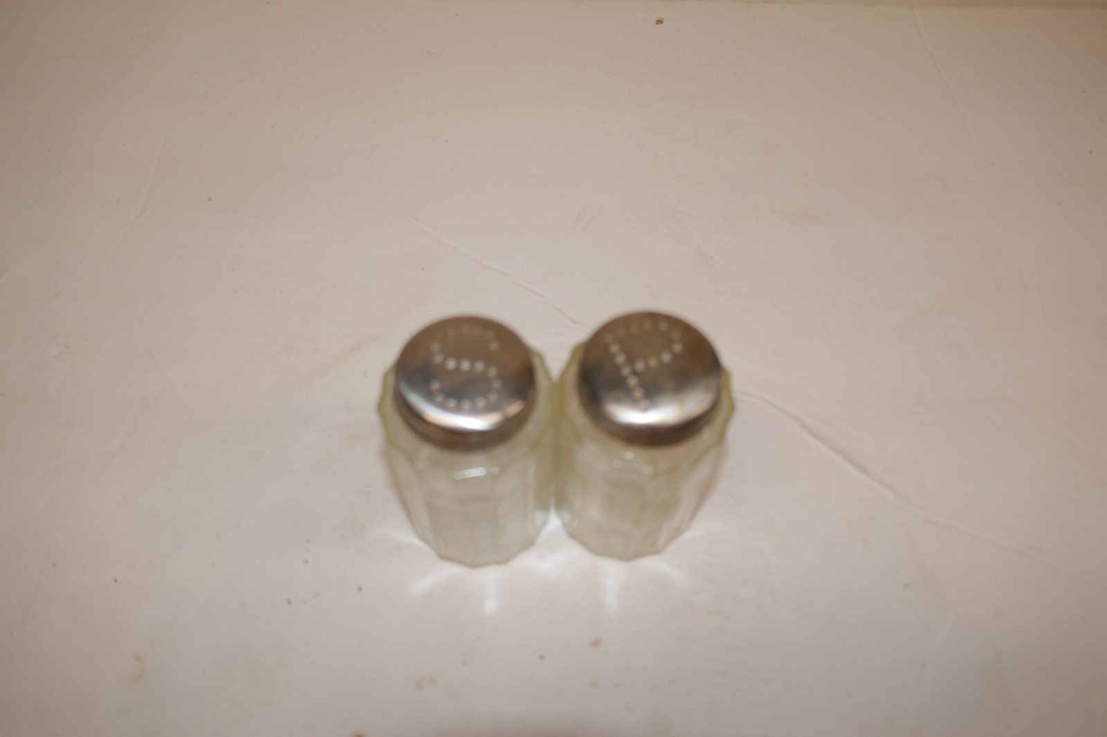 Unusual Vintage Vertical Ribbed  Pattern Salt & Pepper Shakers Great Condition