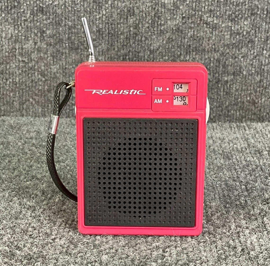 Realistic 12-720 AM FM Portable Pocket Radio Handheld DC 9V Used