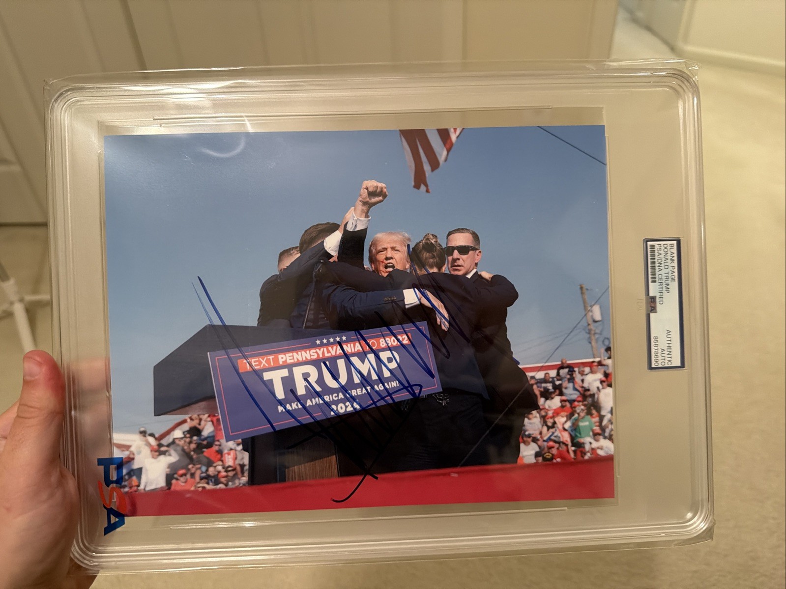 Donald Trump Autographed 8x10 Assassination Attempt Photo PSA/DNA Encapsulated 