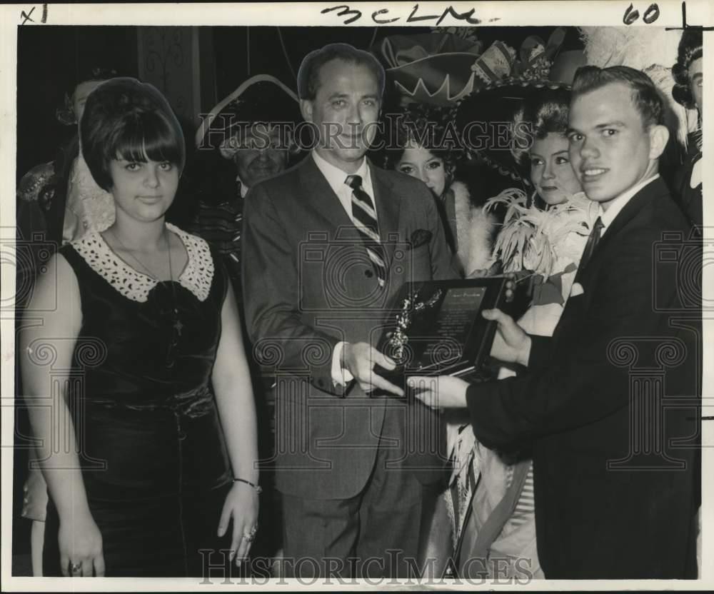 1967 Press Photo Francis T. Nicholls High School Honors Stuart Vaughan