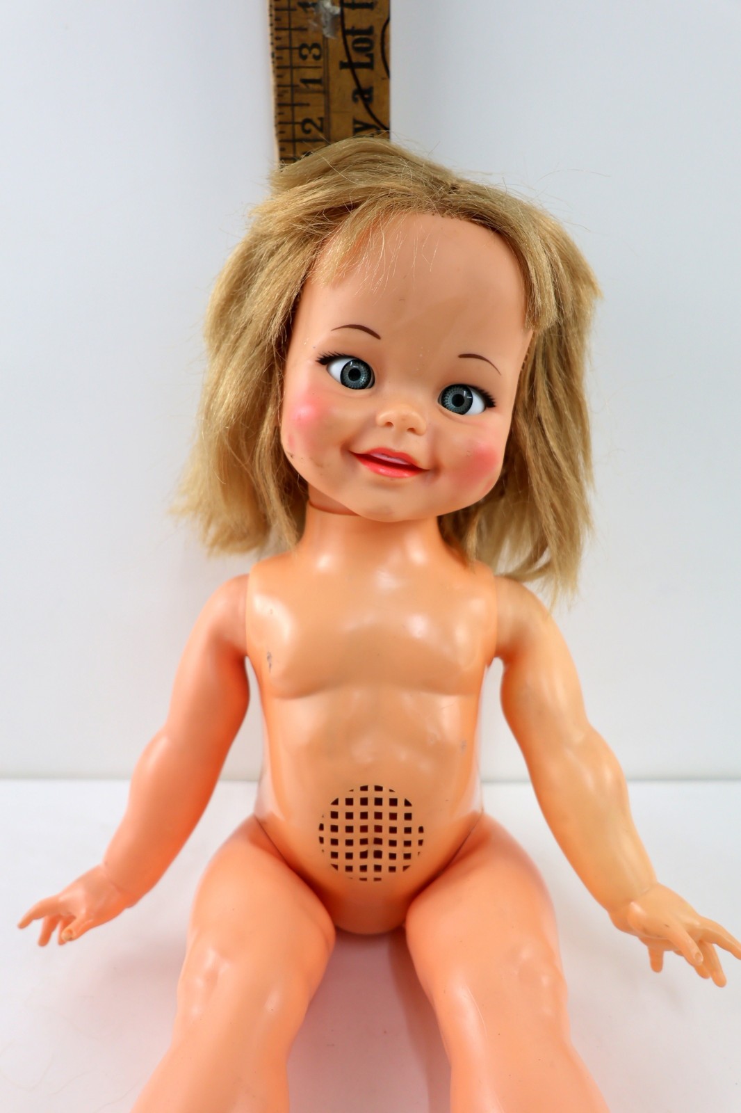 Vtg 1960s Ideal GIGGLES DOLL 18