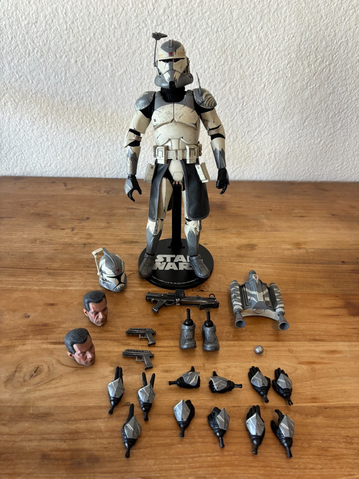 Sideshow Collectibles Star Wars Clone Wars Clone Commander Wolffe 1/6  Figure