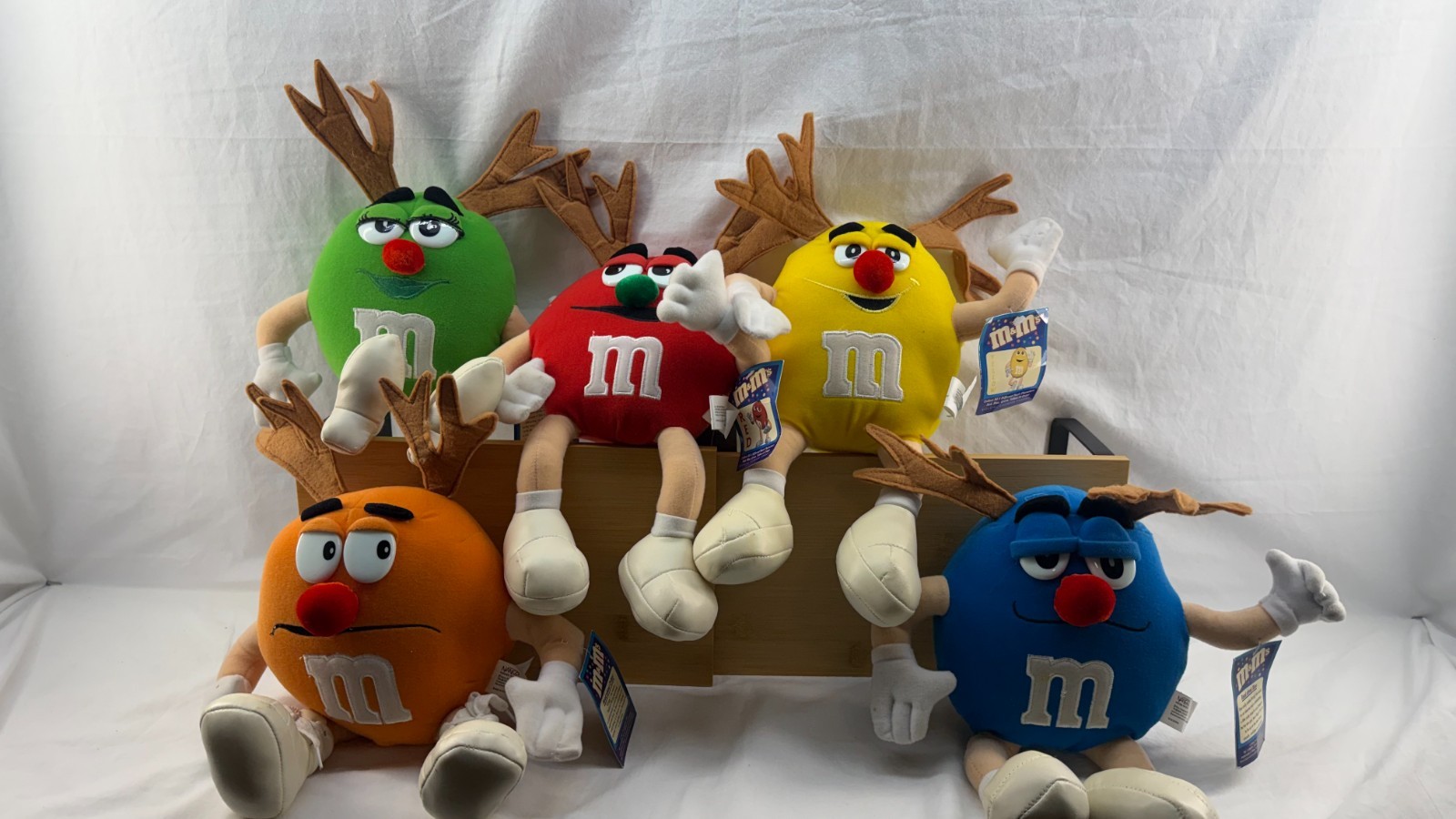 M&M Reindeer Plush 5‑Piece Set – Holiday Collection – With Tags