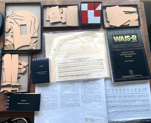 1981 WAIS-R COMPLETE KIT IN BOX IN VERY NICE CONDITION