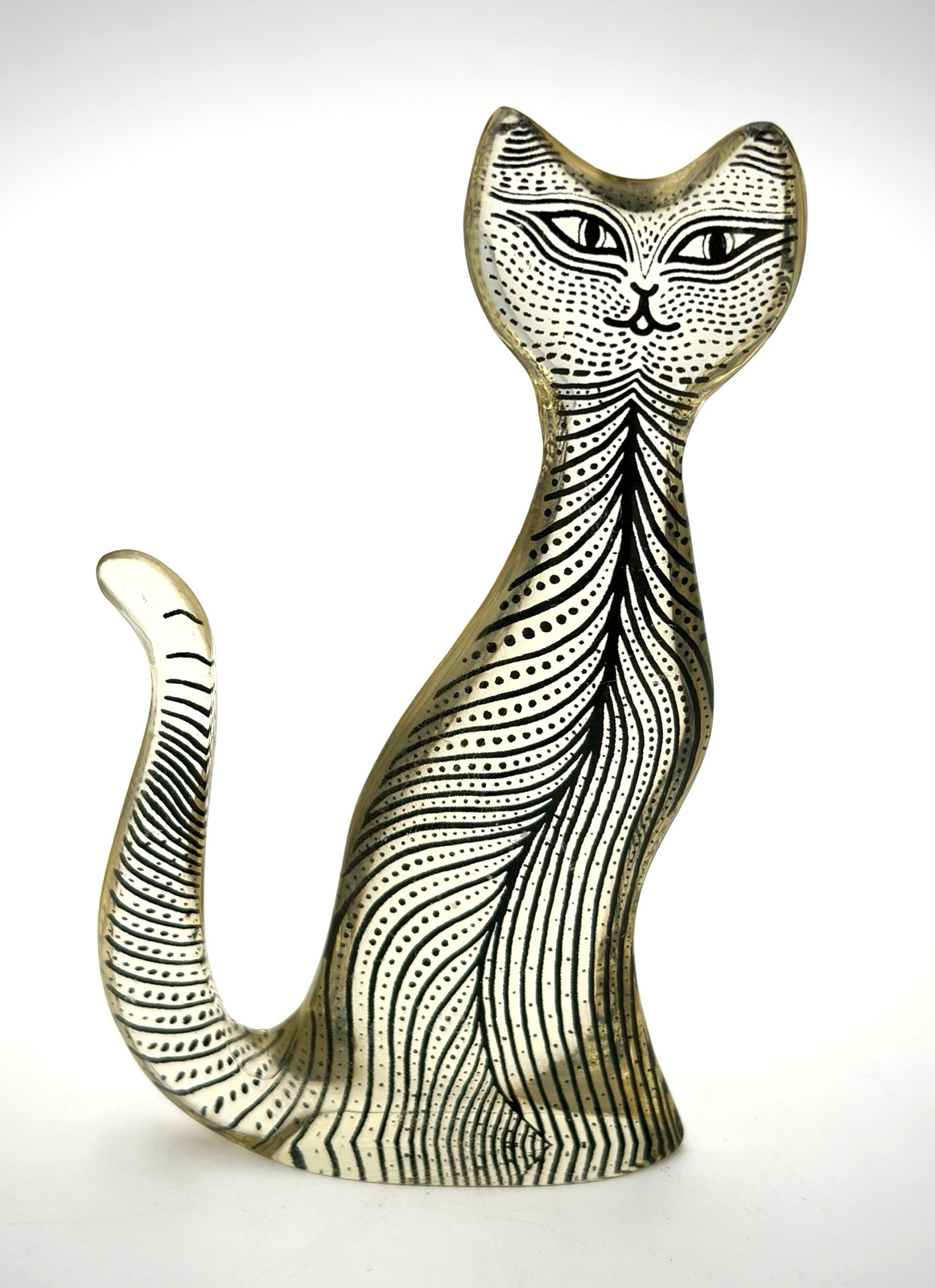 Vintage Abraham Palatnik 4’’ Lucite Sitting Cat: Stylized Op Art Sculpture