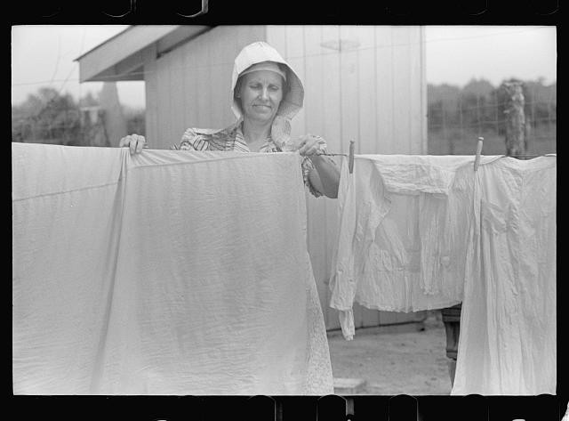 Photo:Wabash Indiana 1940s Farm Woman Hanging Laundry FSA Farm Life