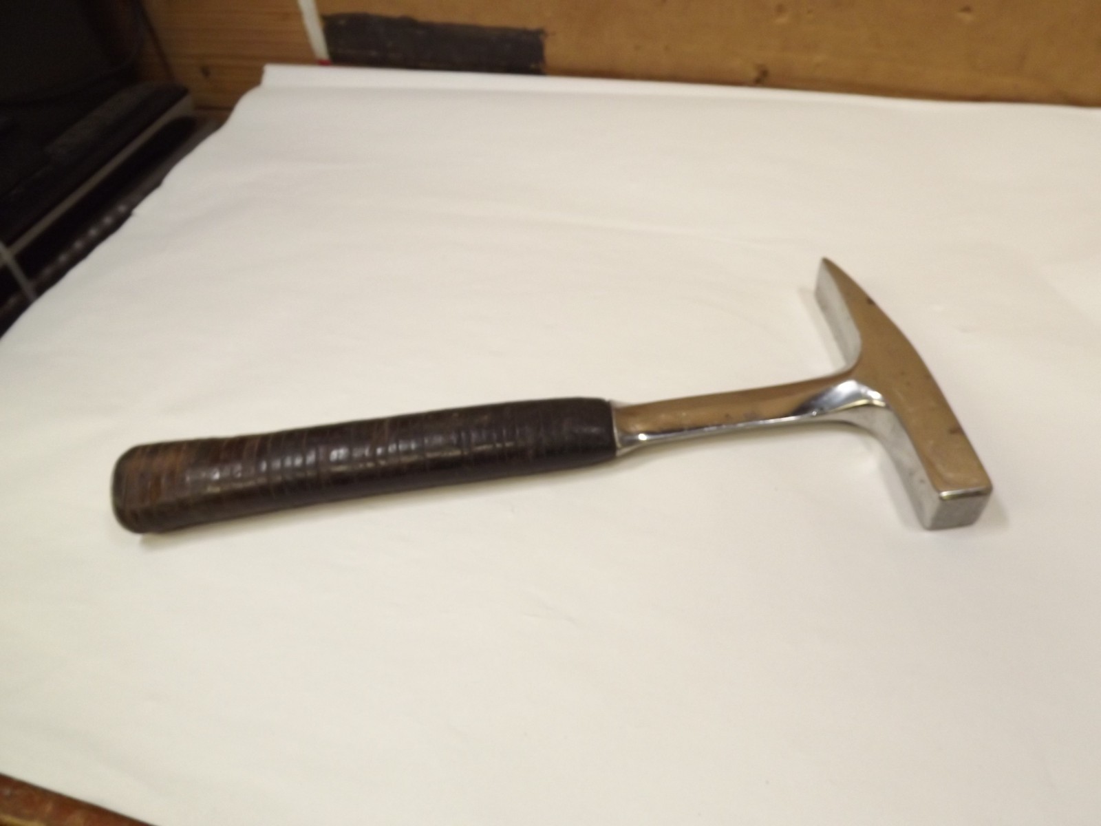 Vintage MALCO/ESTWING Sheet Metal Masonry Hammer W/Original Leather Handle RM