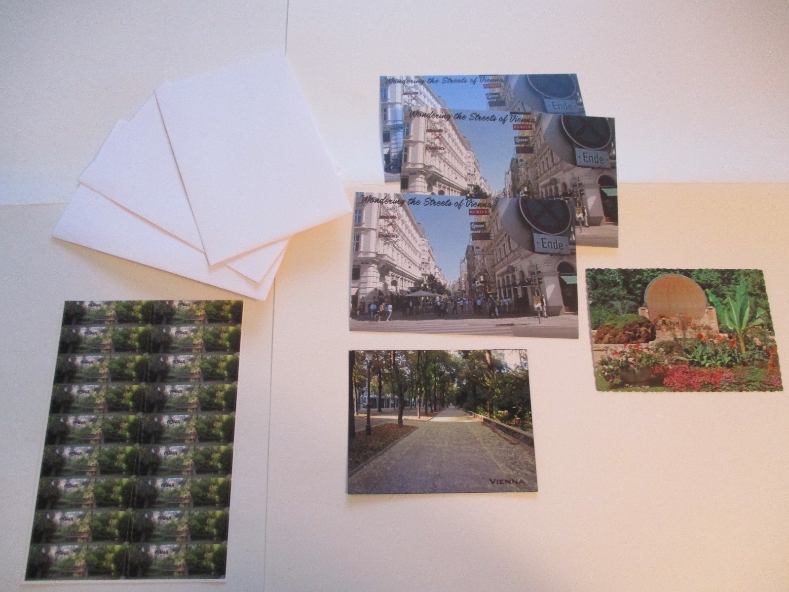VIENNA AUSTRIA COLLECTION 26 PC MAGNET POSTCARD NOTE CARDS ENVELOPES STICKERS