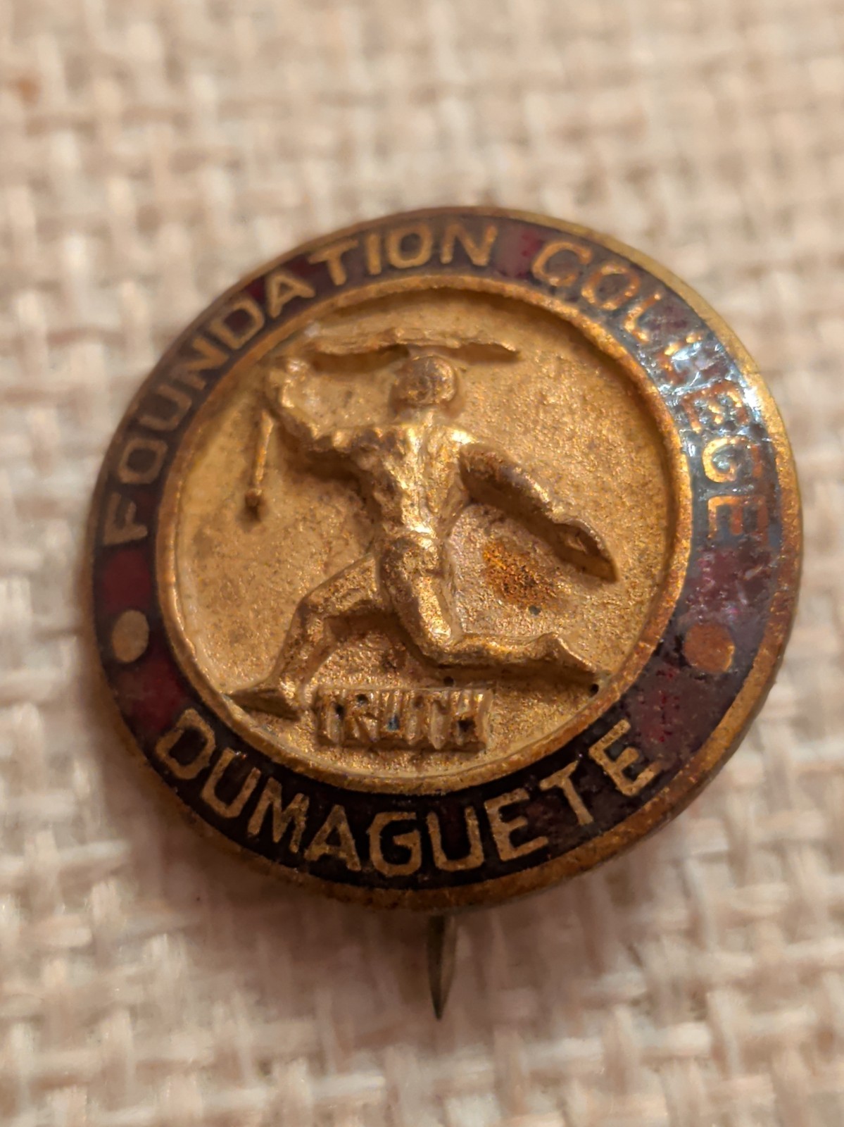 Vintage 1950s Foundation College Dumaguete President\'s Honor Pin Medal
