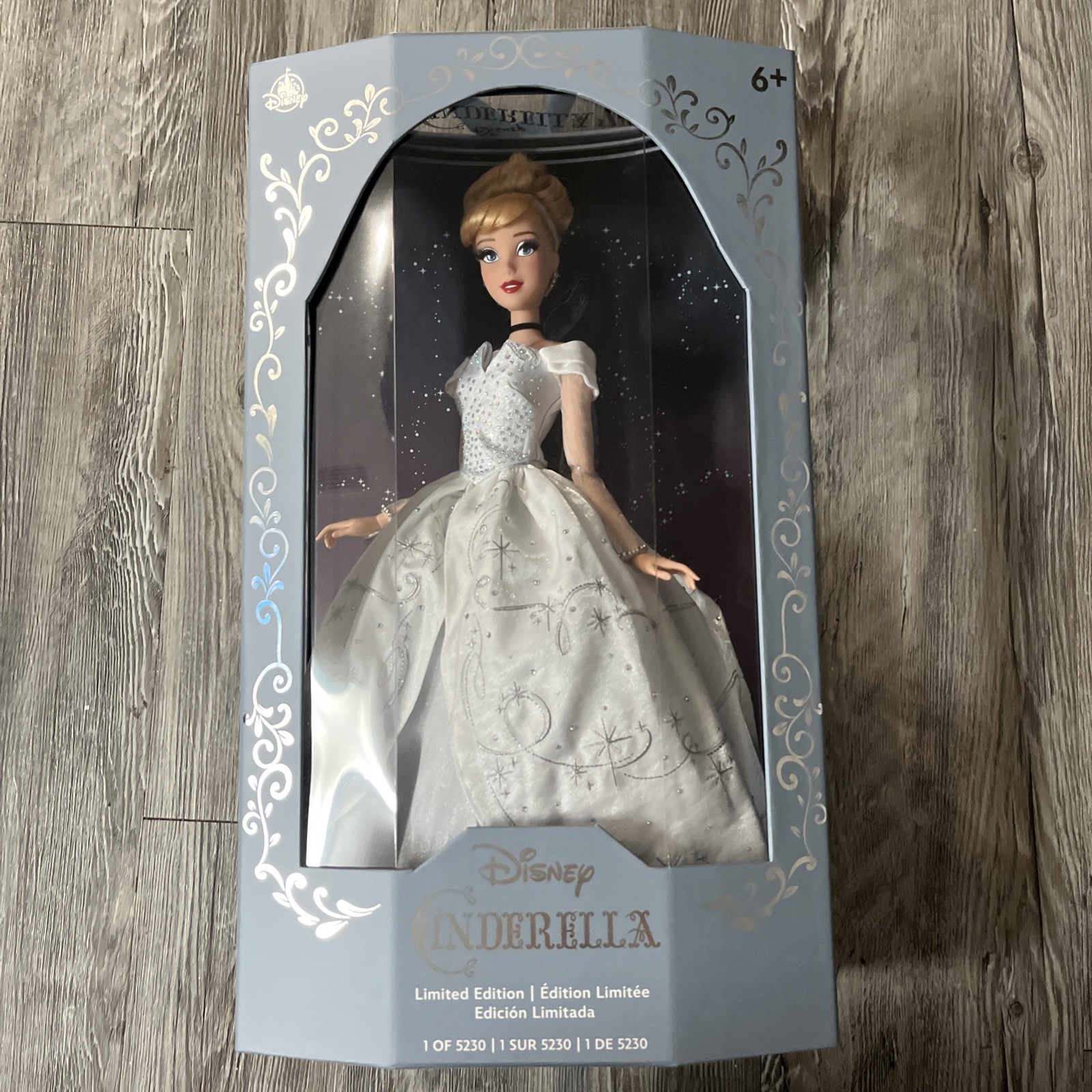 Disney Cinderella 75th Anniversary Limited Edition 17\