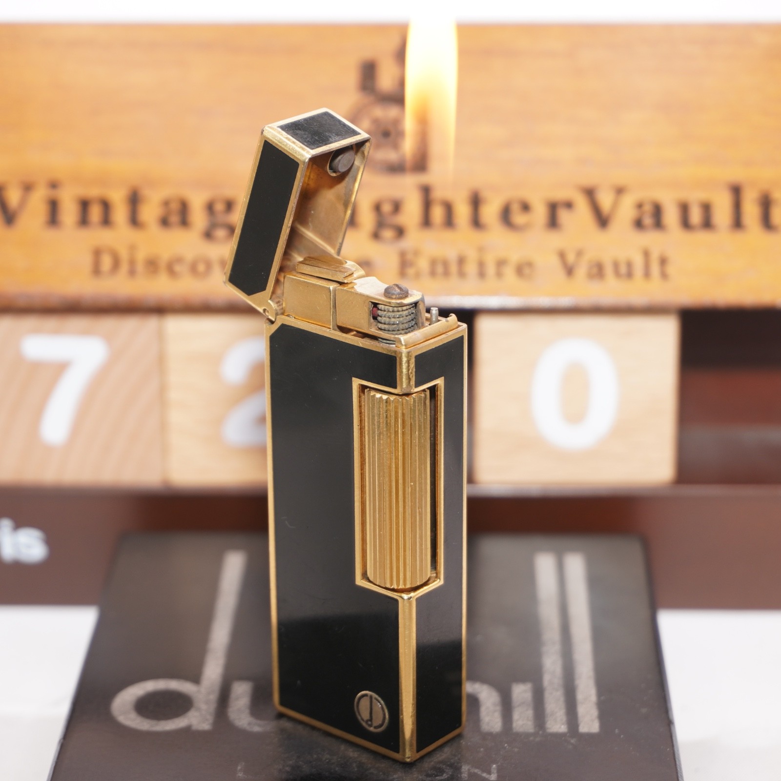 Vintage Dunhill Lighter Gold/Black _Ultrasonically Cleaned_Working Vintage Dunhill Lighter Gold/Black _Ultrasonically Cleaned_Working
