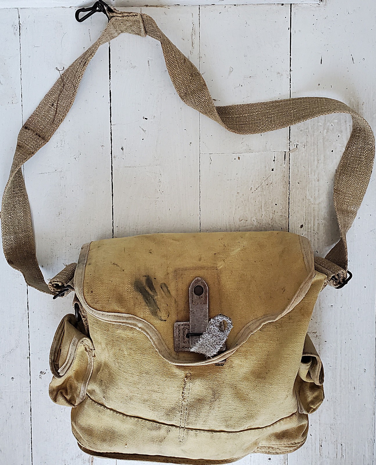 WW2 vintage French army ANP 31  resparator satchel 1940 dated
