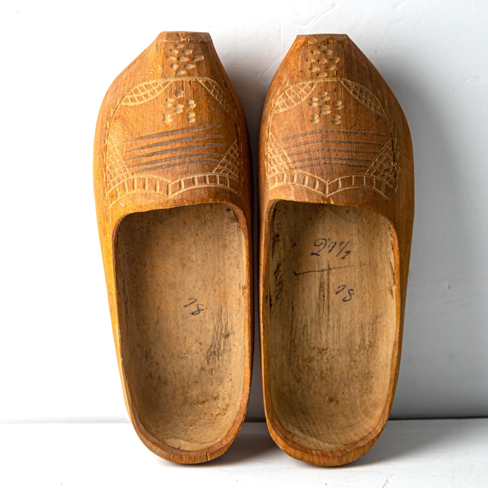 Vintage Dutch Wooden Clogs Holland Souvenir Carved Folk Art Shoes “MOMMIE”