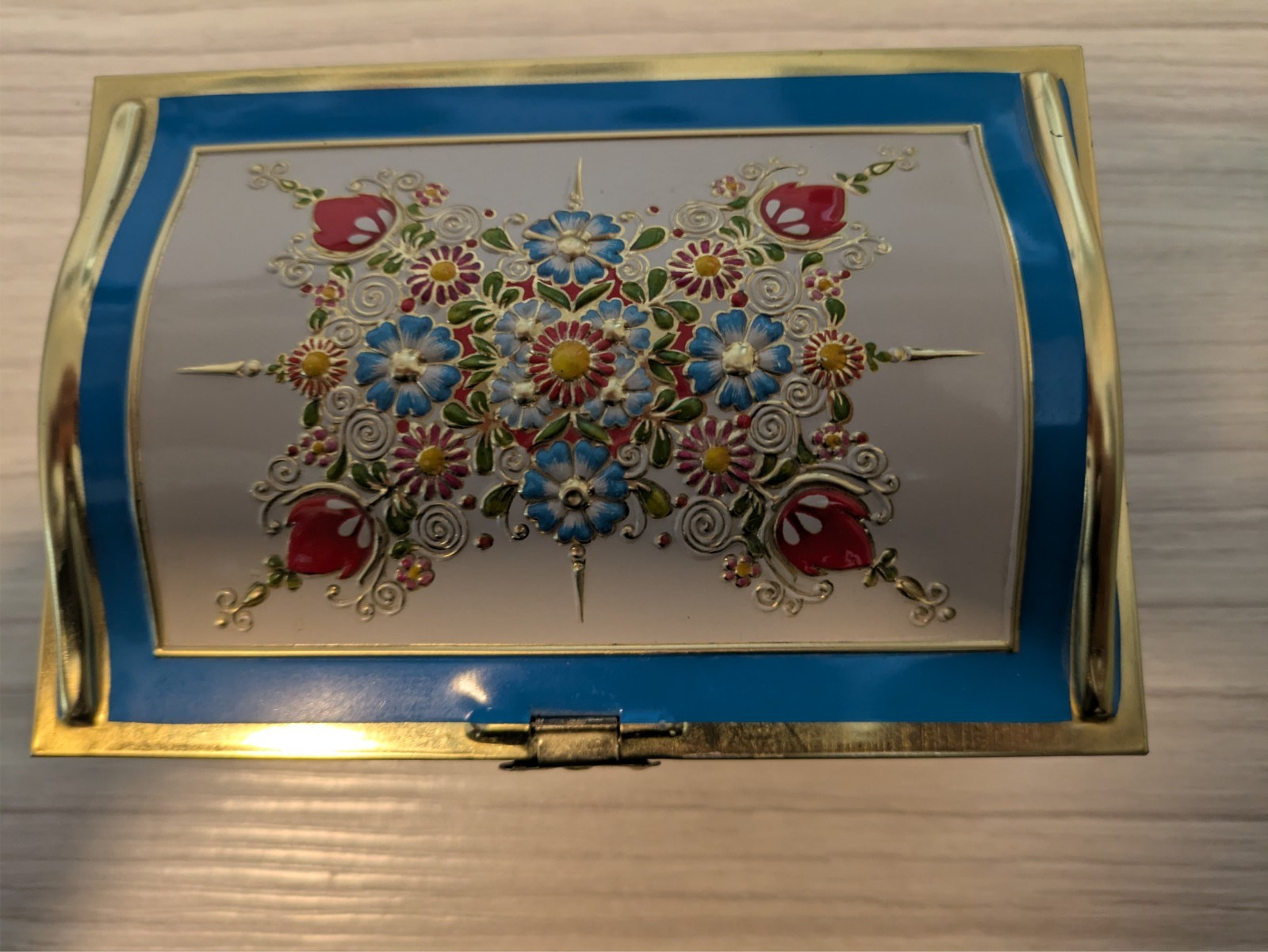 VINTAGE JAMES P. LINETTE CANDY TIN METAL BOX WESTERN GERMANY/READING PA BLUE