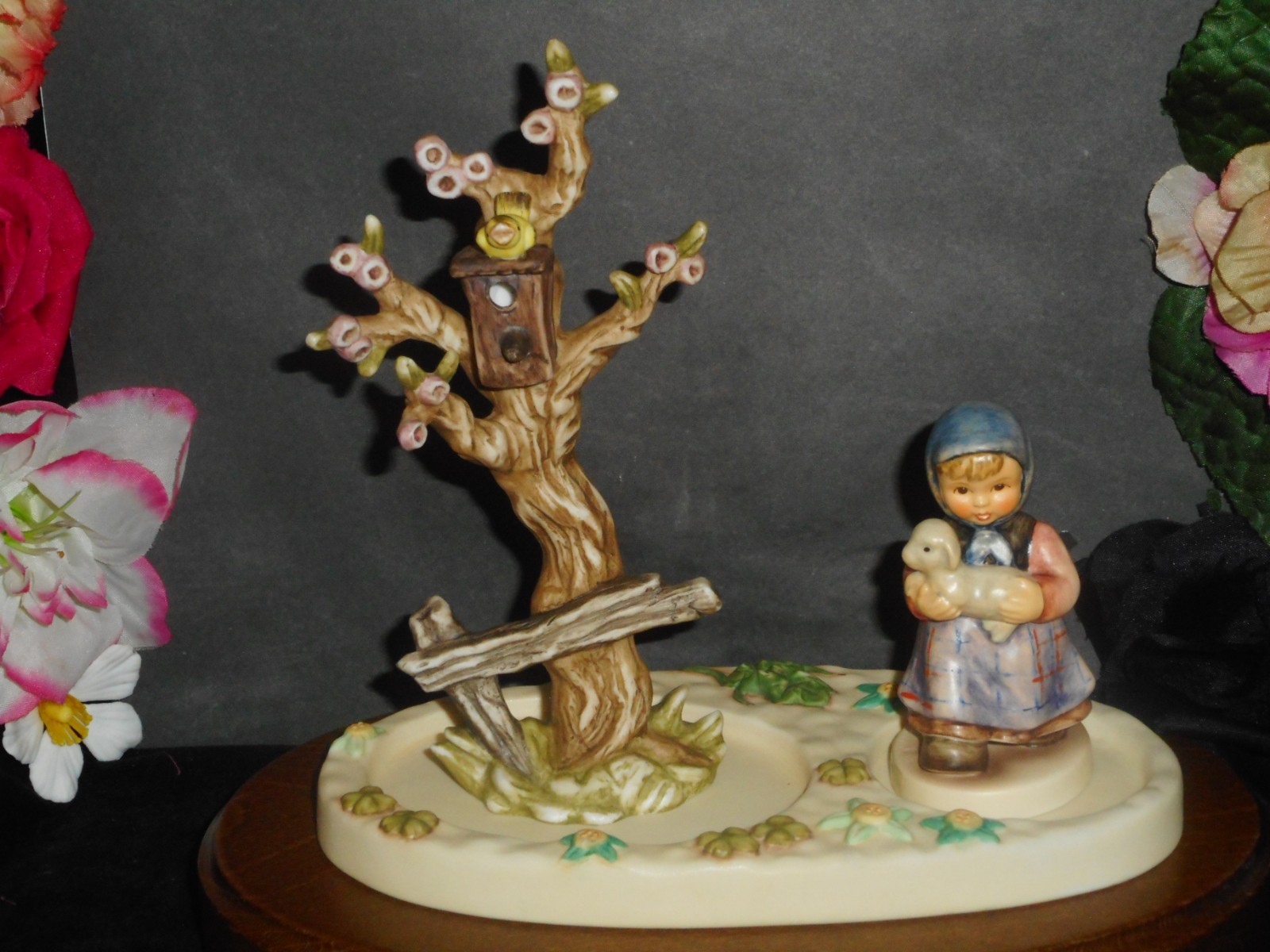 HUMMEL MY LITTLE LAMB GOEBEL SPRING TREE BIRDHOUSE & IN THE GARDEN DISPLAY