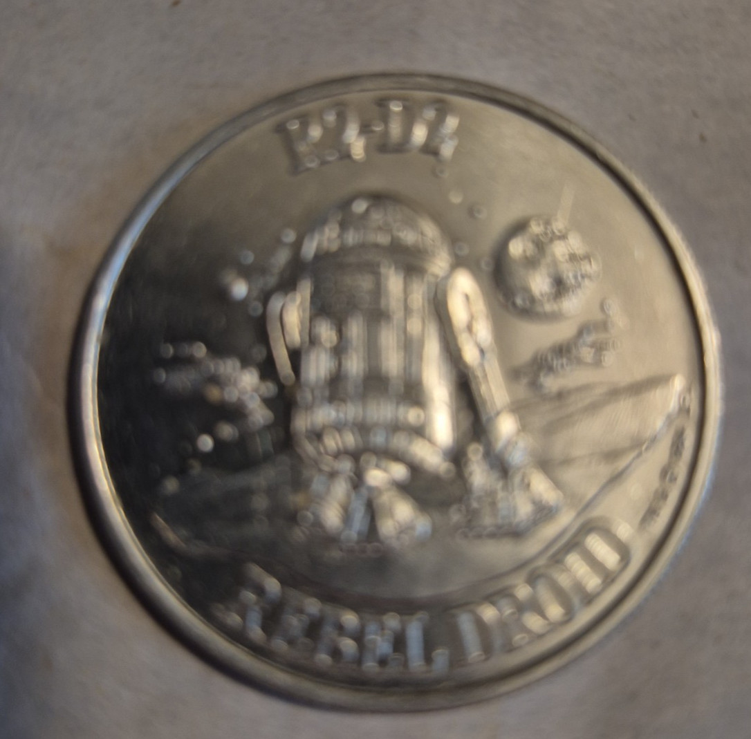 Vintage 1984 R2-D2 Rebel Droid Star Wars Return of the Jedi Coin