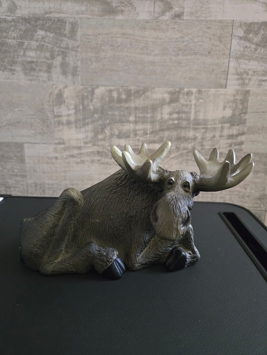 Big Sky Carvers Bearfoots Mooses Reclining Moose Figurine 2000