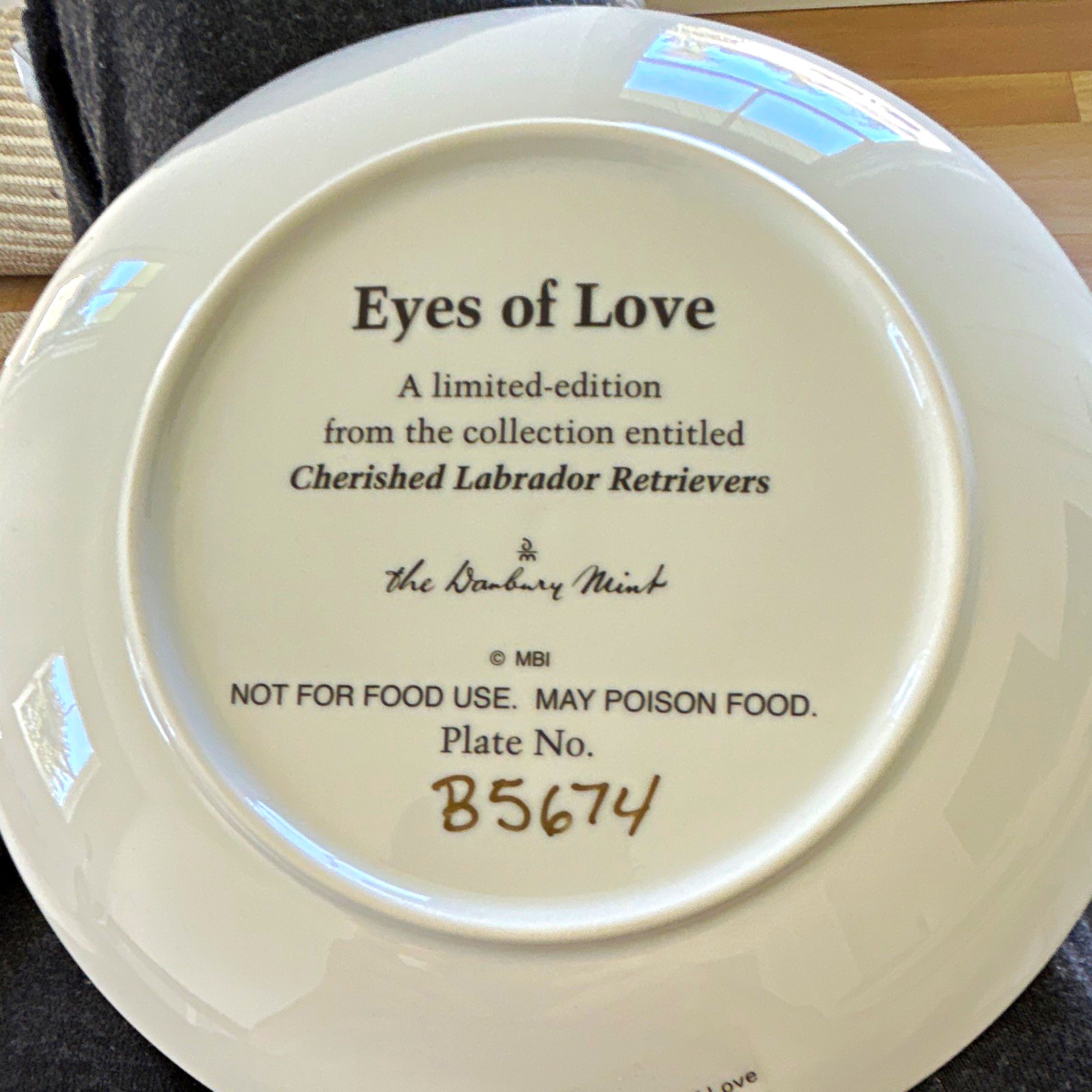Danbury Mint Eyes of Love Limited Edition Ceramic Labrador Retriever Plate
