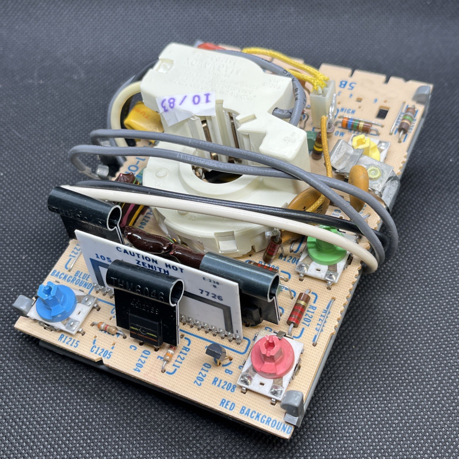 1 Ea. ~ Vintage Zenith Module Video Output W/CRT SCKT ~ 9-121-01C ~ See Pictures