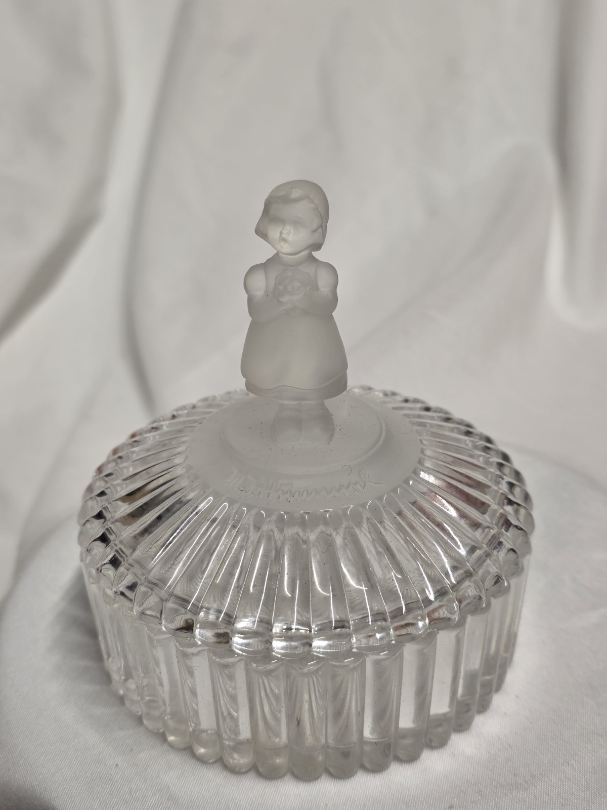 1993 M.J. HUMMEL GOEBEL COVERED CRYSTAL DRESSER TRINKET JAR WITH LID AVON