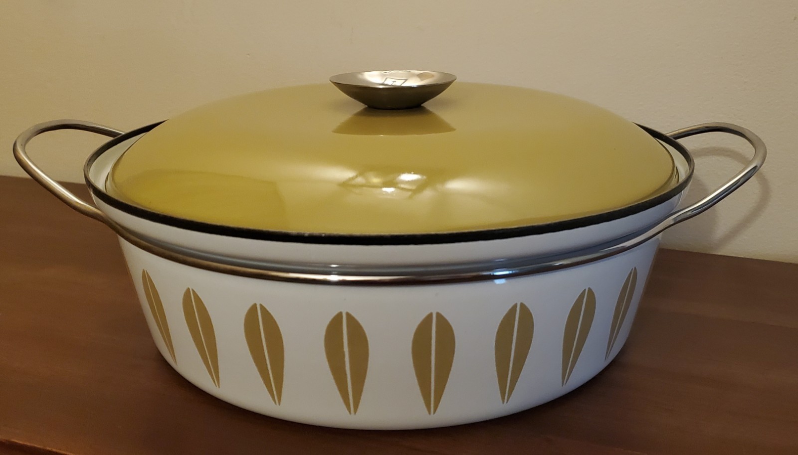 Vintage mid century modern Catherine Holm lotus enamelware covered dish
