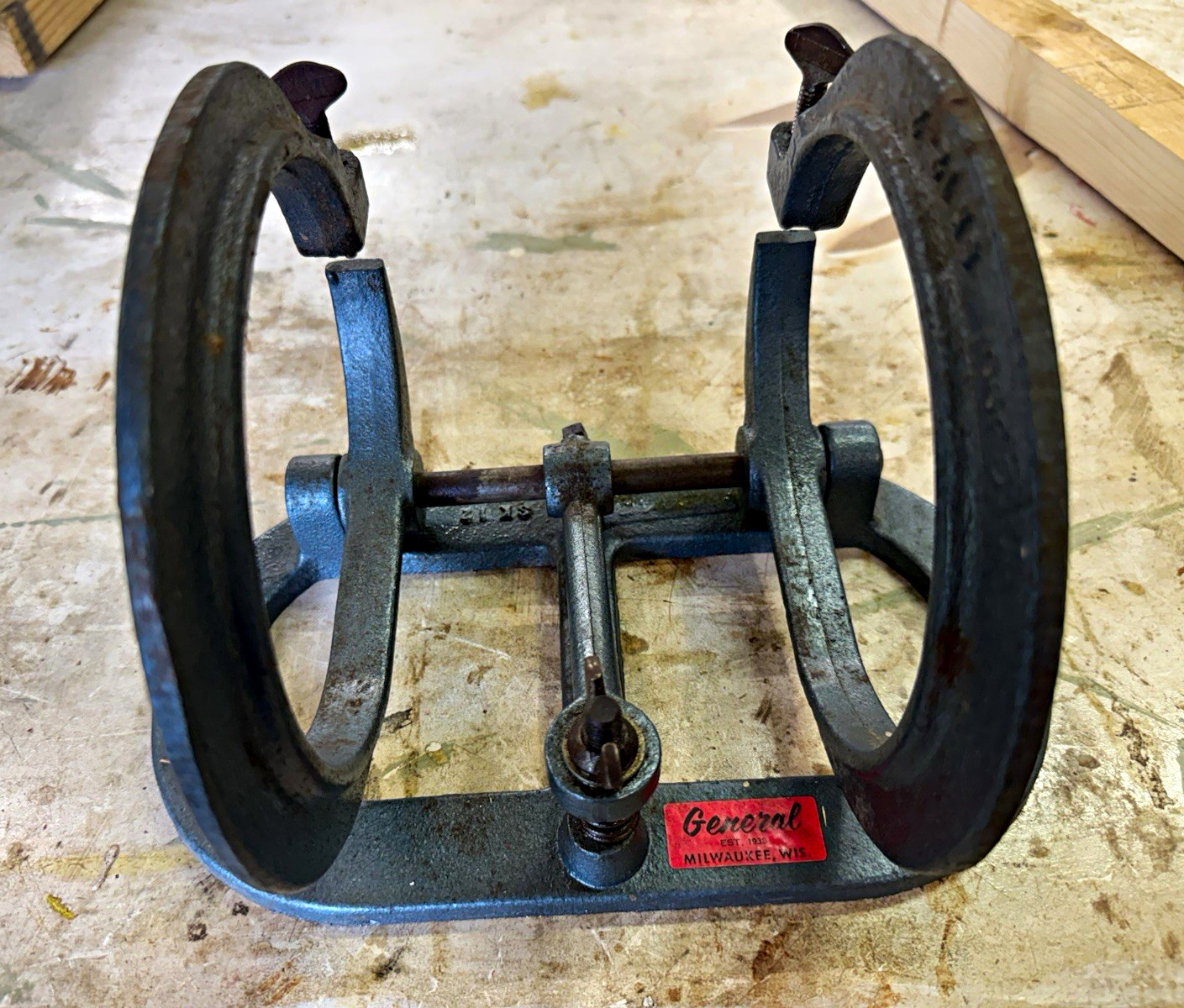 General Milwaukee Vintage Ring Clamp Ice/Hockey Skate Sharpening Jig Vise