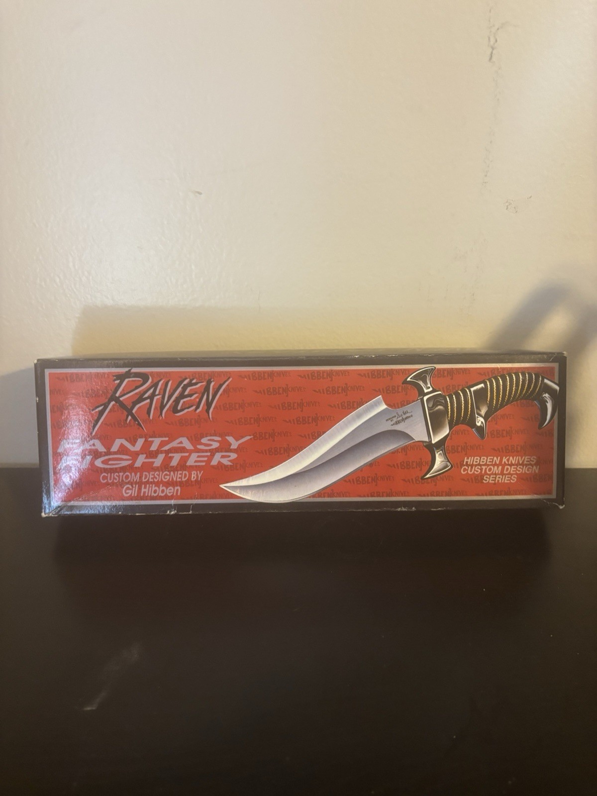 United Cutlery Gil Hibben Raven Fantasy Fighter Knife UC700 W/ Box and sheath. 