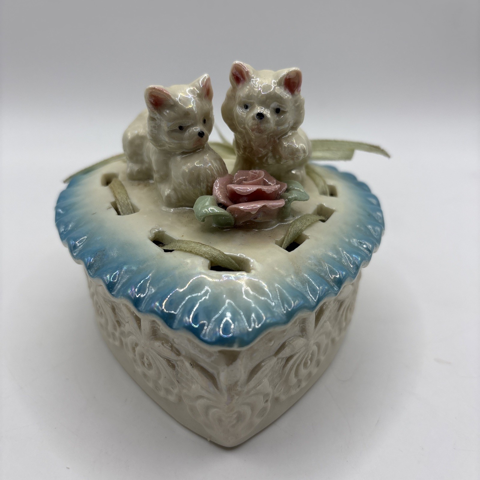 Vintage 1980s Heart Shaped Ceramic Cat Trinket Box 3Hx4L