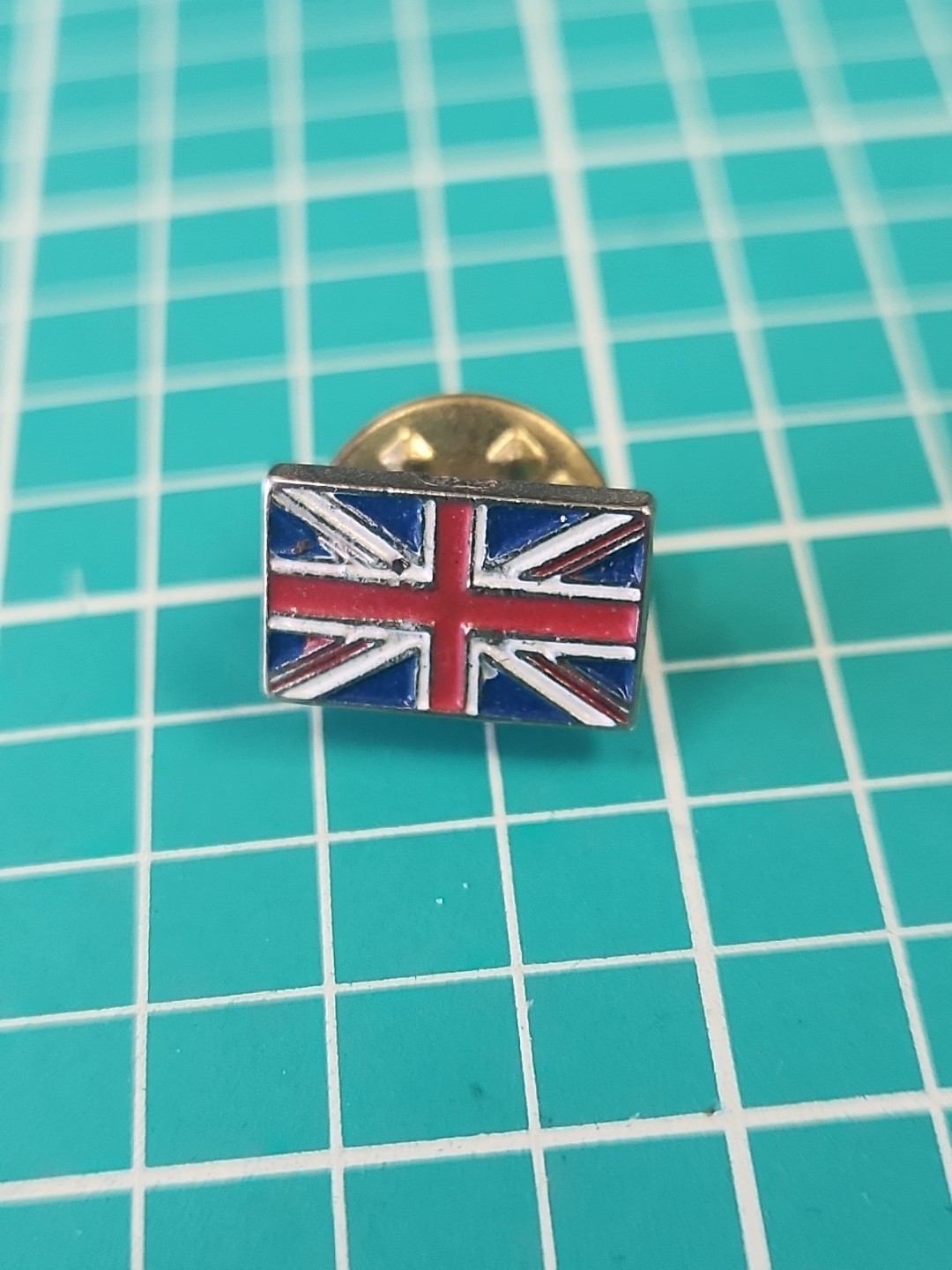Vtg Great Britian Flag  Silver Tone Lapel Pin