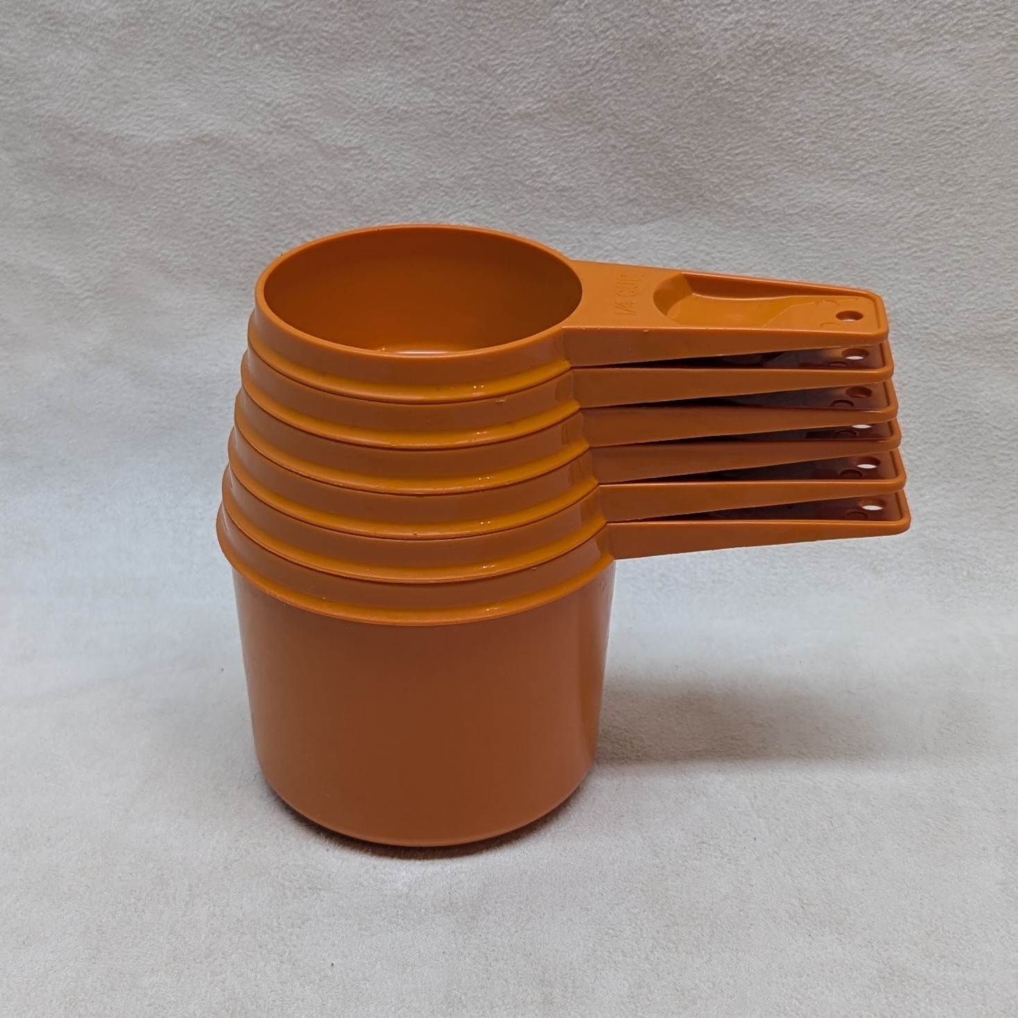 VTG Set Of 6 Tupperware Measuring Cups  Orange