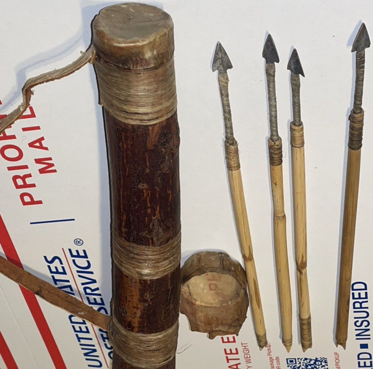 intage Dayak Borneo Indigenous Miniature Bamboo Quiver & 4 Metal Tip Arrows Set