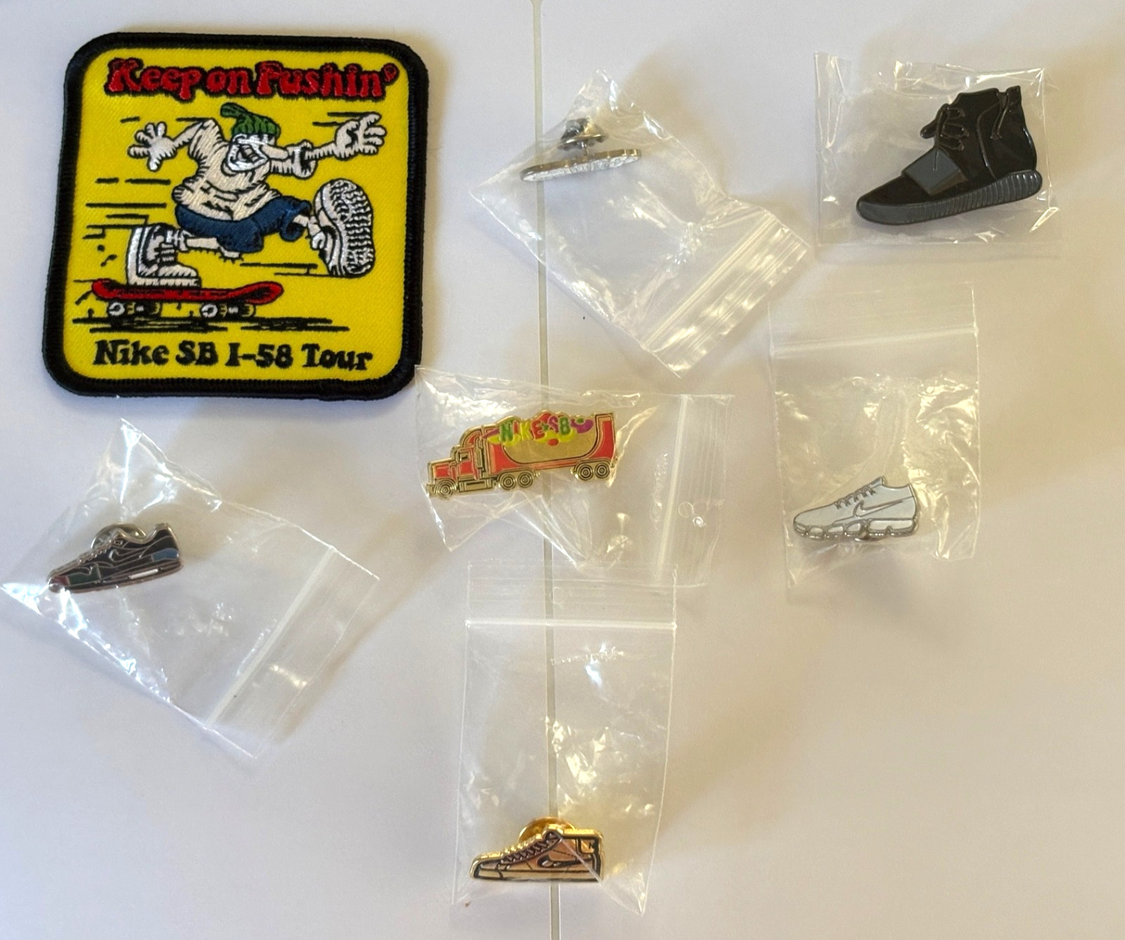 Lot Vintage NIKE PROMO Pins & Patch - including SB