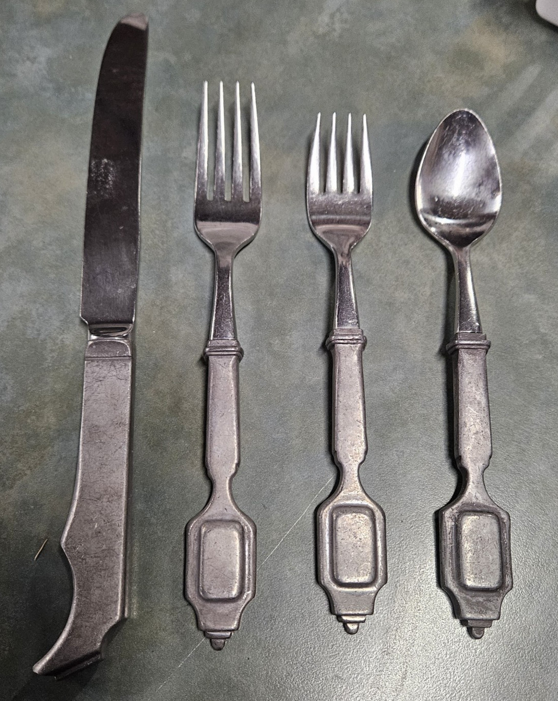 Super Rare Wilton Armetale RWP Marietta Pewter  16 Piece Flatware Set Euc