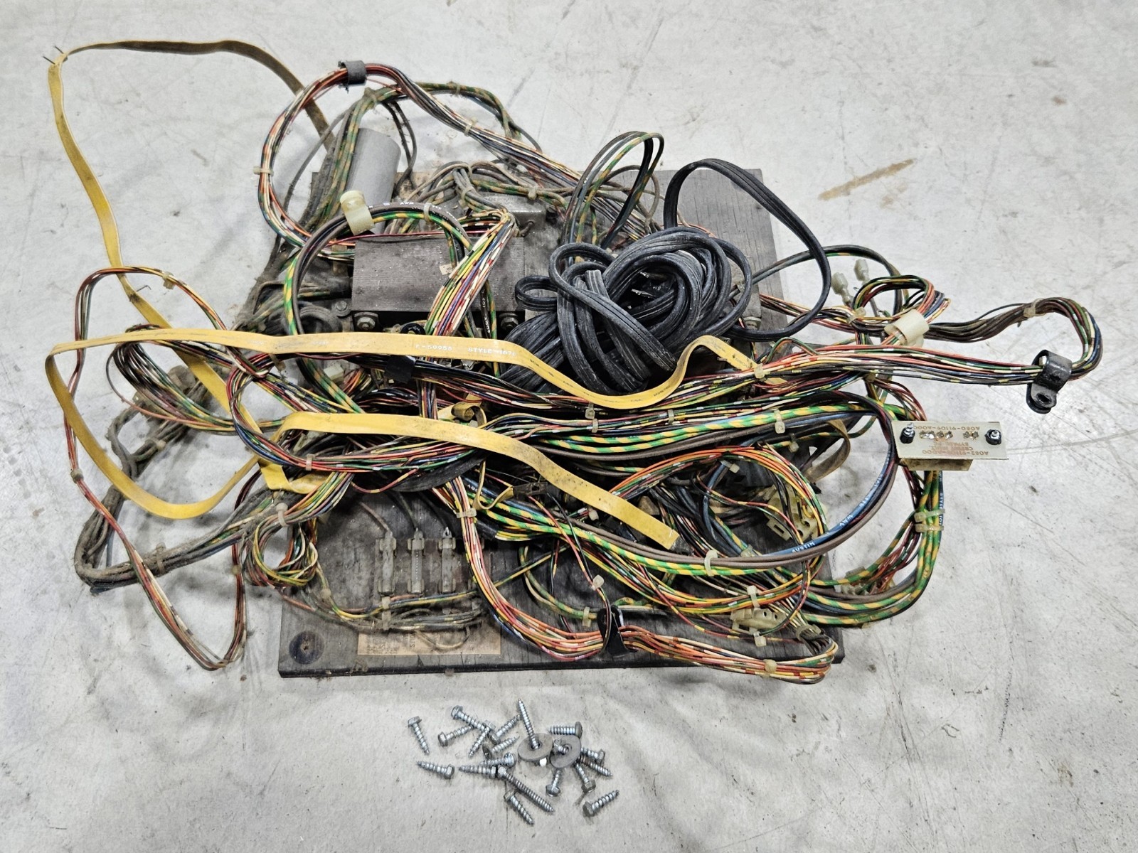Original 1981 Midway Ms. Pac-Man Power Supply Wiring Harness  Screws