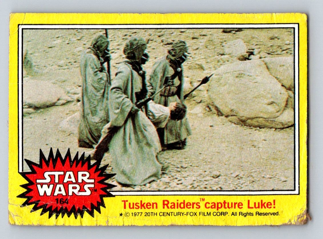 1977 Topps Star Wars #164 Tusken Raiders capture Luke