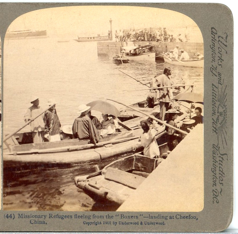 CHINA, Missionary Refugees Fleeing From The Boxers At Cheefoo-Stereoview P110