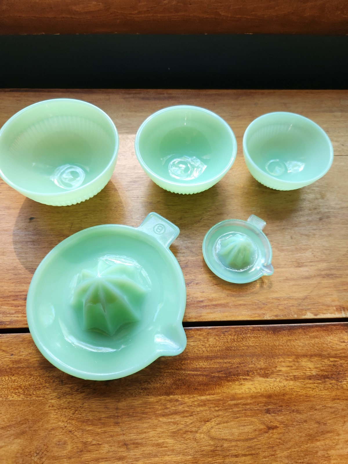 5 Piece Jadeite Mosser/Barnes Glass Bowls/Reamers