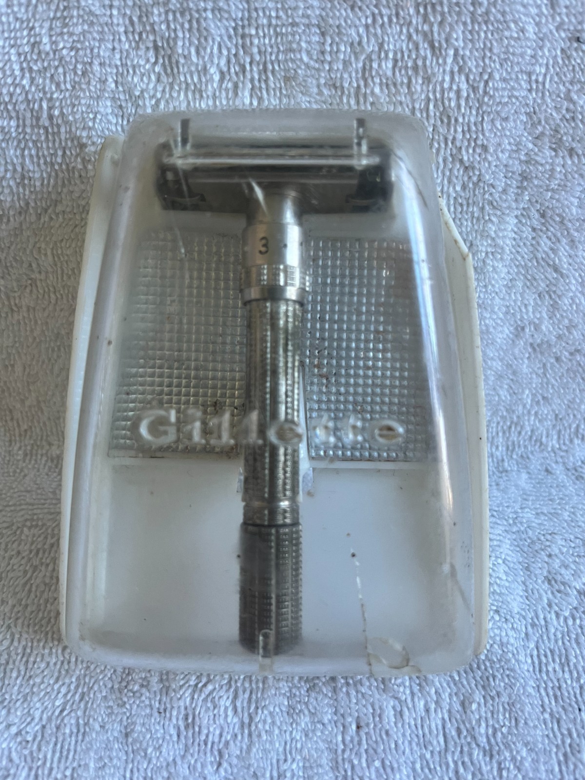 VINTAGE 1962 H-2 GILLETTE ADJUSTABLE 1-9 SAFETY RAZOR W/ORIGINAL CASE