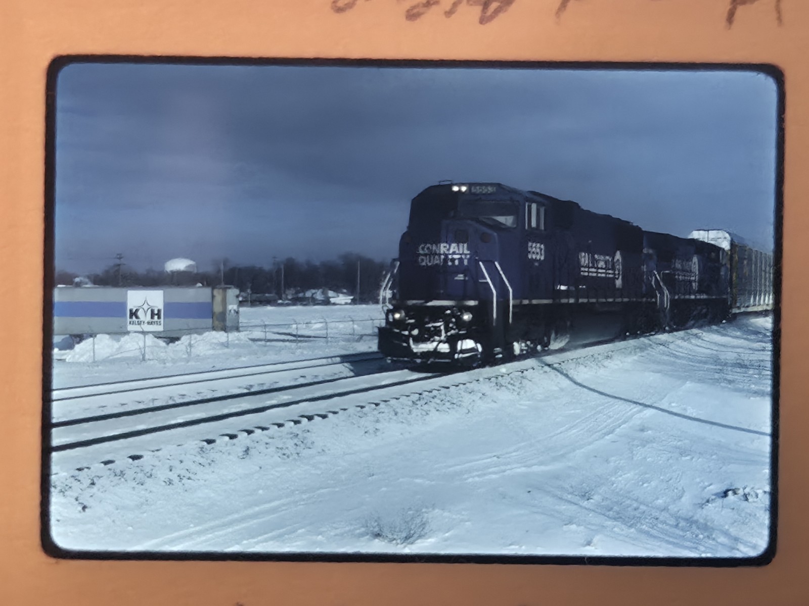 Lot Of 16 KODAK PREMIUM Vintage 35mm Color Slides Conrail Amtrak Misc (CR-43)