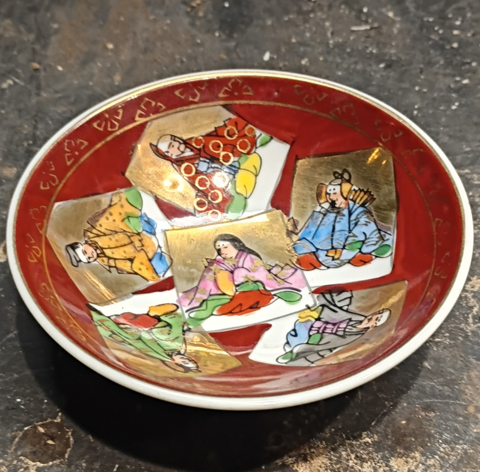 Made in Japan Japanese Red & Gold Kutani-Style Figural Scene Decorative Bowl