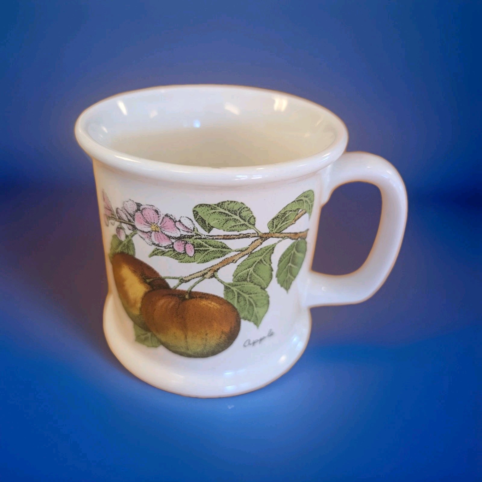 Lauffer APPLE Coffee Cup Mug White Stoneware Japan 12 oz Vintage cider history