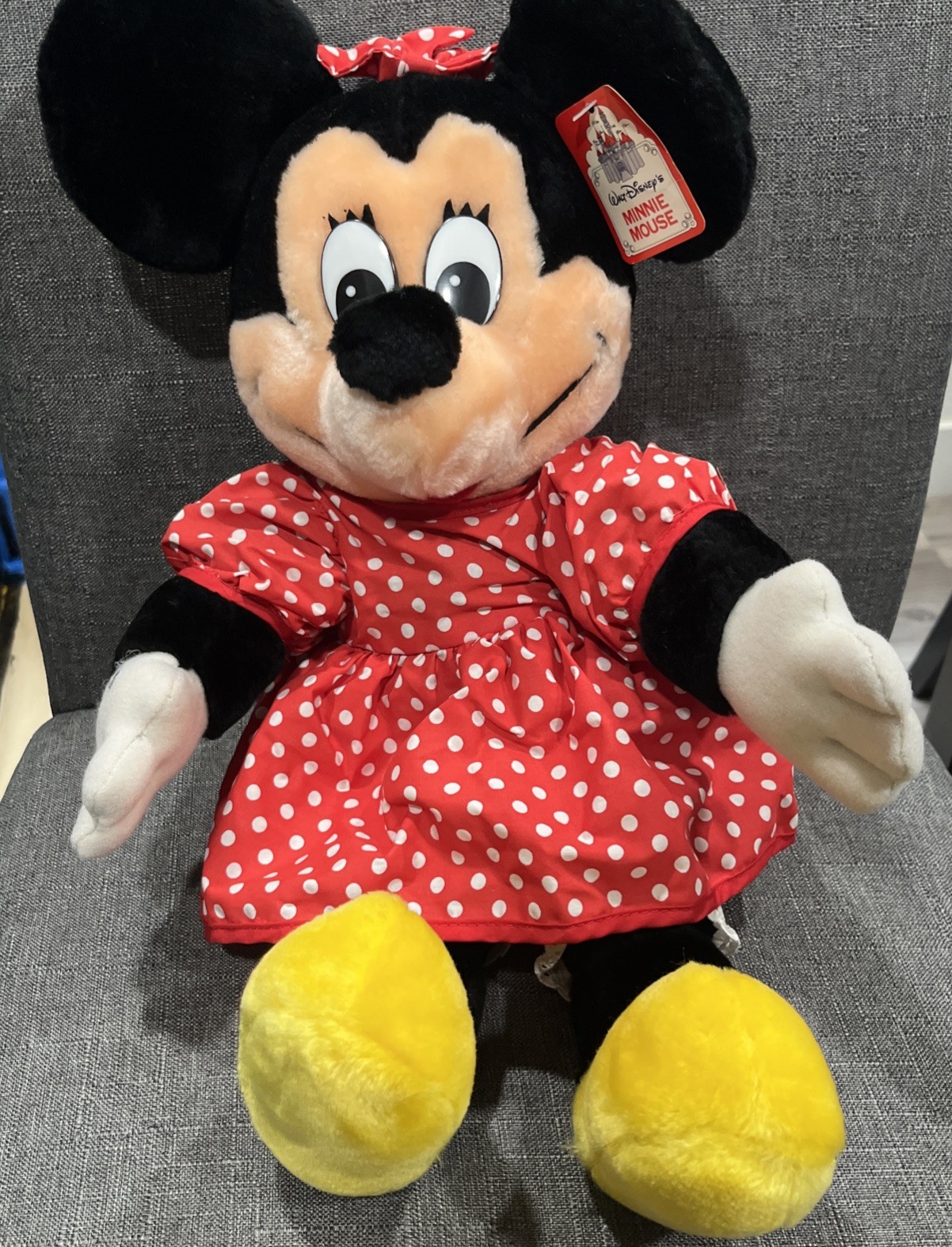 RARE VINTAGE MINNIE MOUSE EXCLUSIVE WALT DISNEY WORLD With Original Sales Tag.