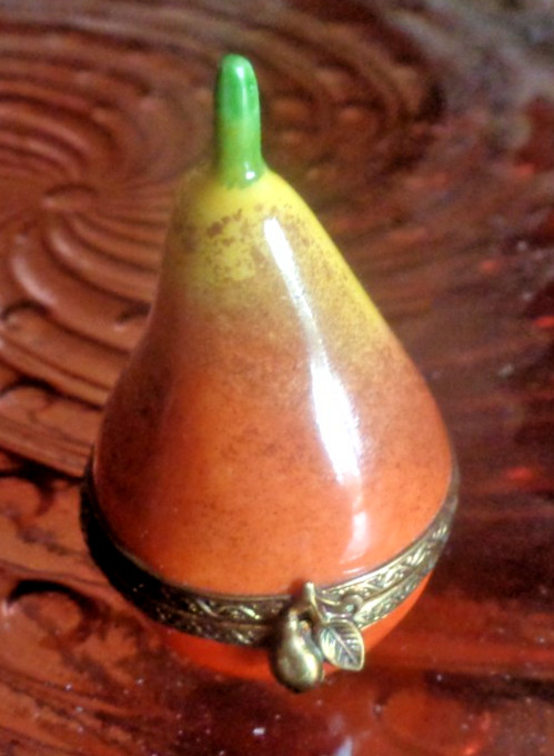 Vintage Limoges Peint Main Signed and Numbered Ltd. Ed. Pear Porcelain Box