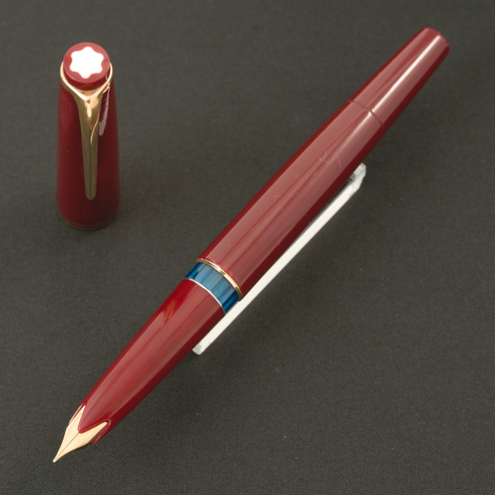 Authentic Vintage 1960s Montblanc 22 Burgundy 14C Gold EF Piston Fountain Pen