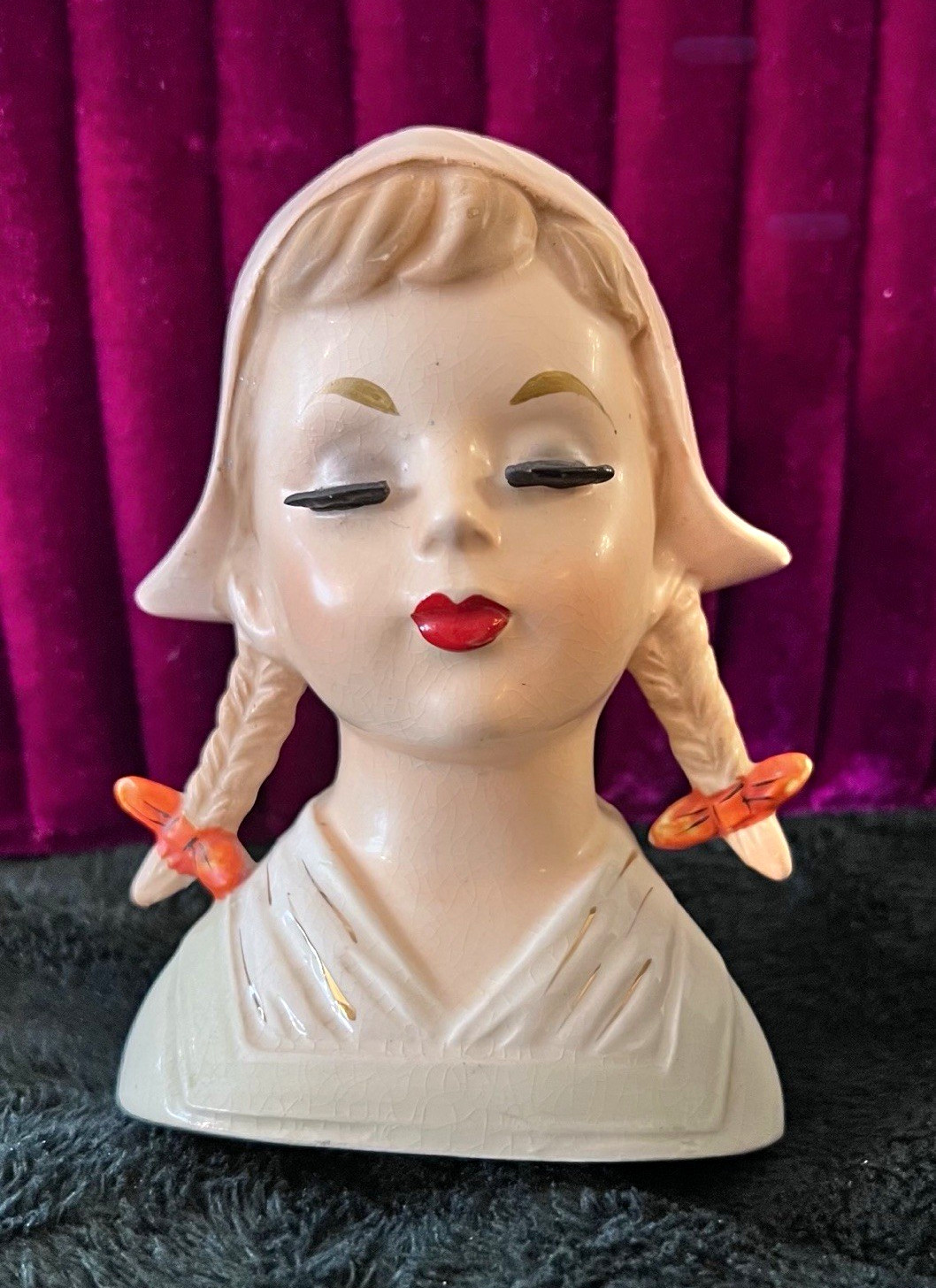RARE VINTAGE INARCO E-780 DUTCH COSTUME LADY HEADVASE HEAD VASE BRAIDS GIRL