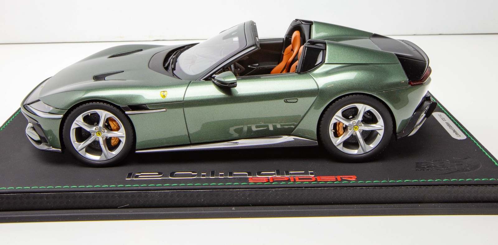 PRE-OWNED 1:18 Ferrari 12Cilindri Verde Toscana  – Limited Edition 112 pcs BBR