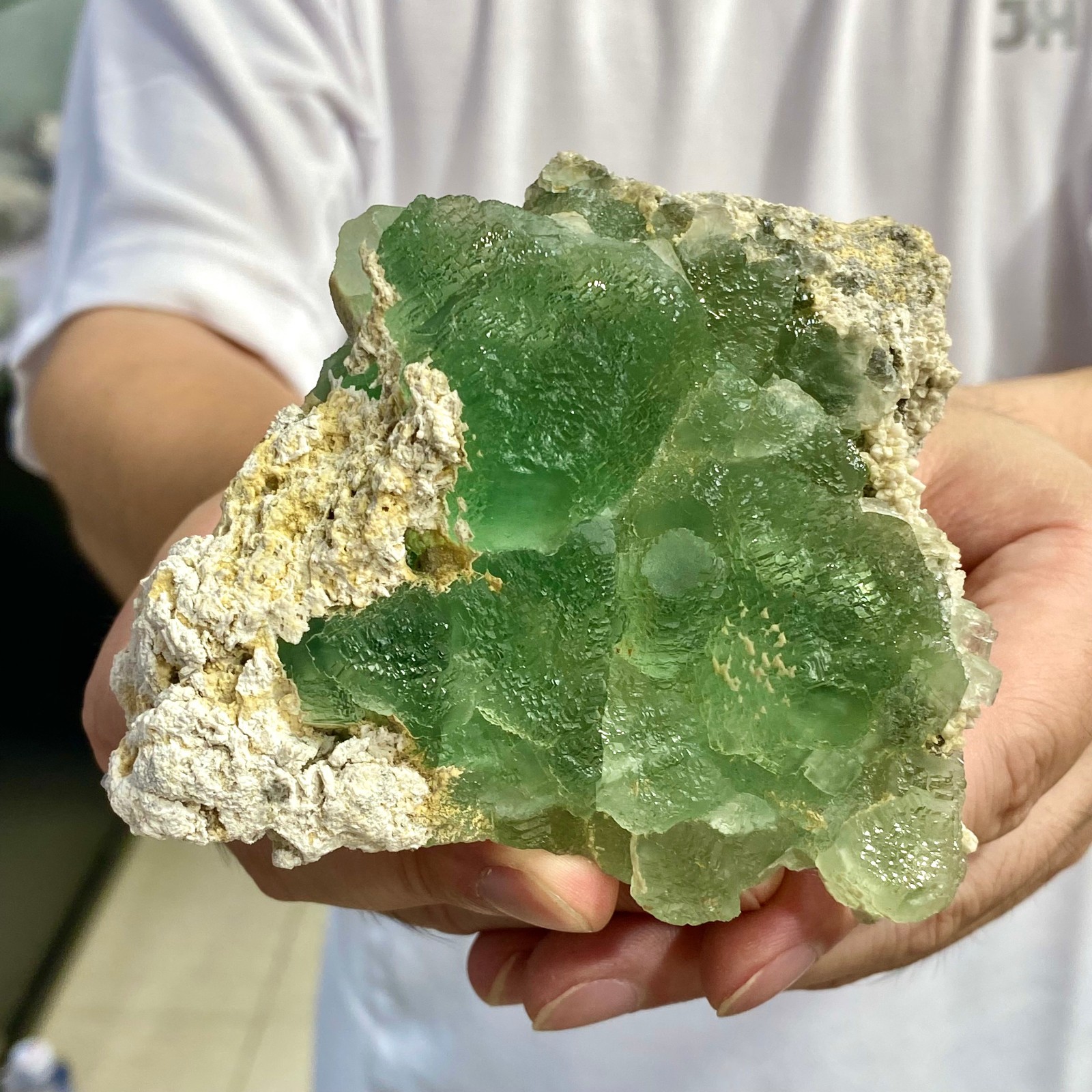 396G  Natural transparent green cubic fluorite mineral crystal sample/China.